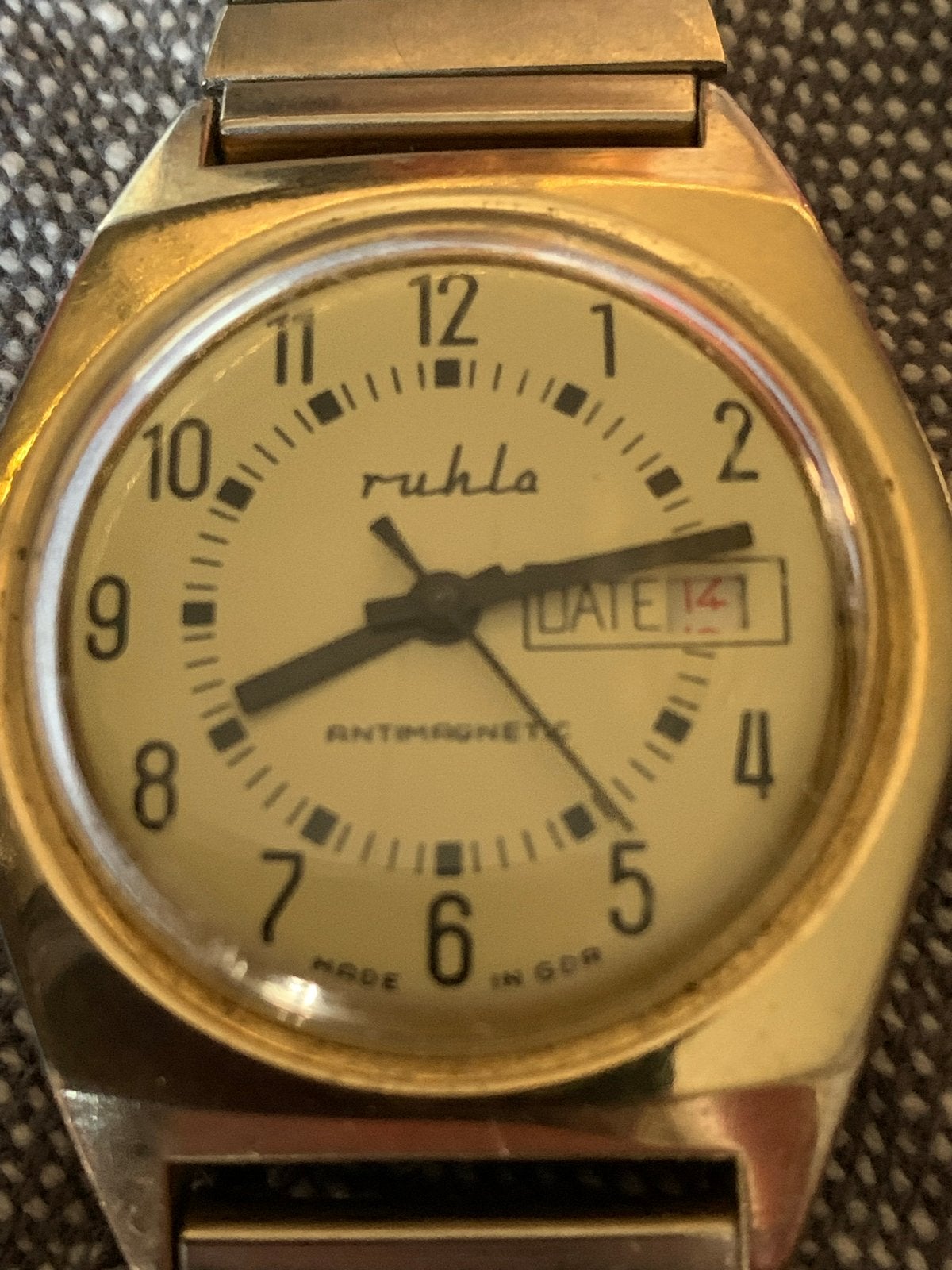 Ruhla Dameshorloge 36mm met datumaanduiding, Overige merken, Overige materialen, Polshorloge, Ophalen of Verzenden