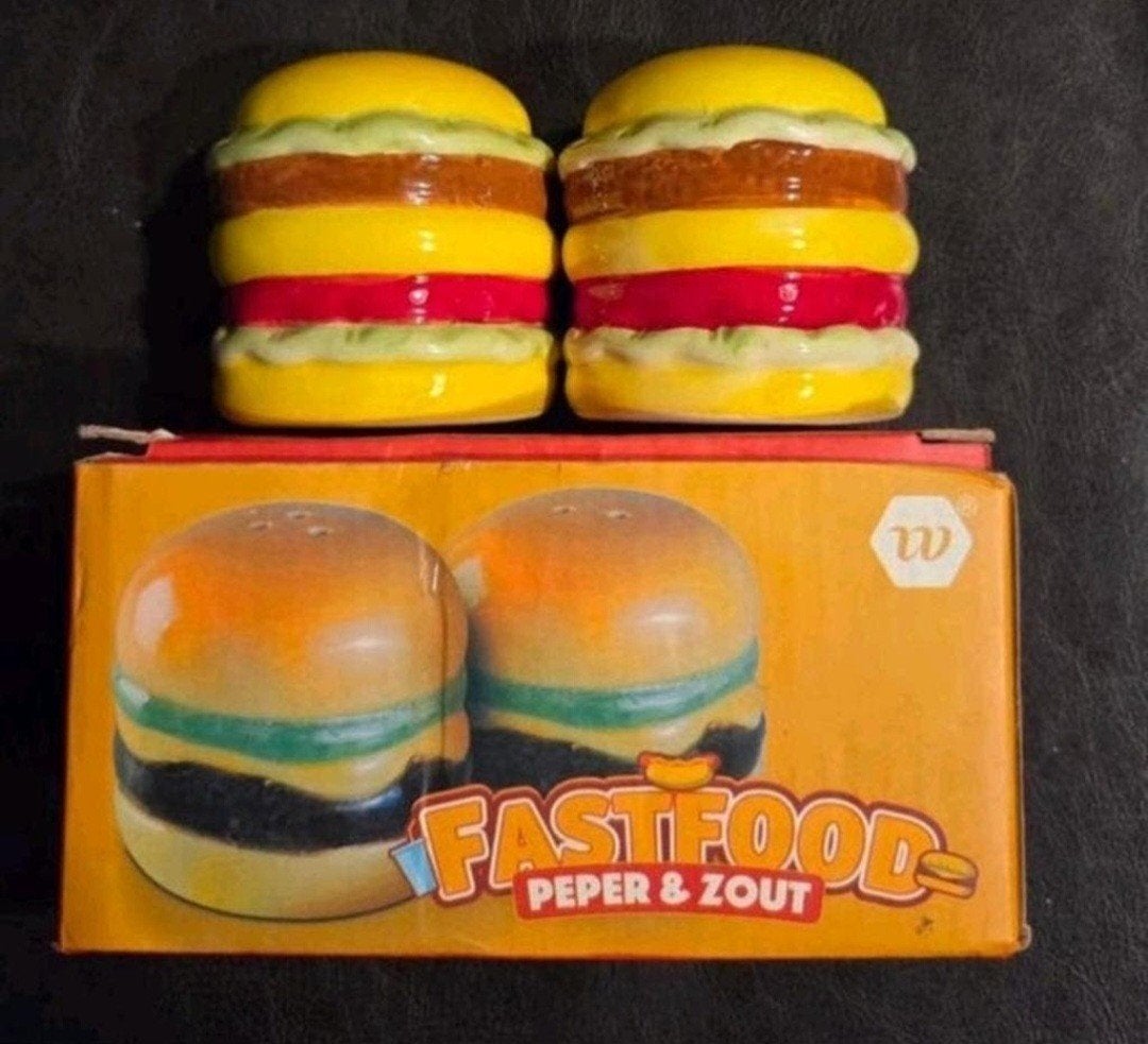 Peper en Zoutstel in de vorm van hamburgers, Huis en Inrichting, Keramiek, Overige typen, Nieuw, Ophalen of Verzenden