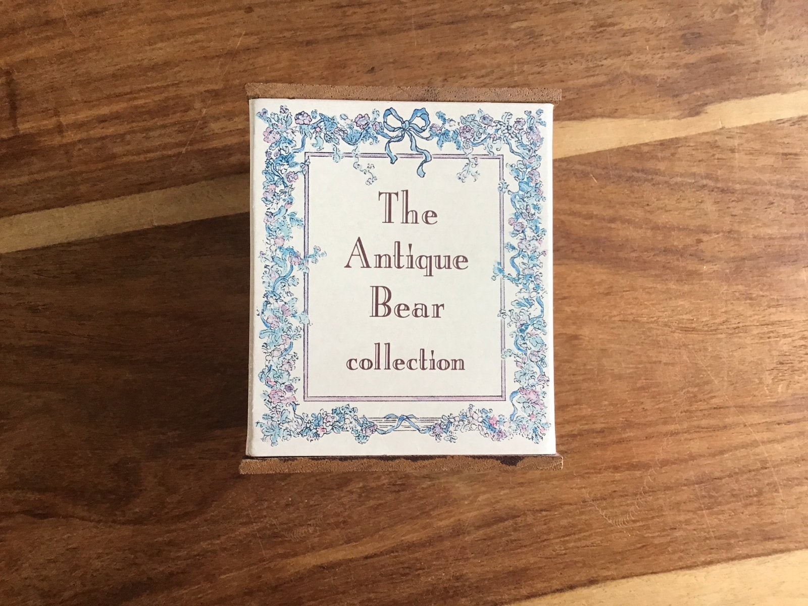 The Antique Bear Collection - Whitie Beeldje, Ophalen of Verzenden, Zo goed als nieuw, Beeldje, Overige merken