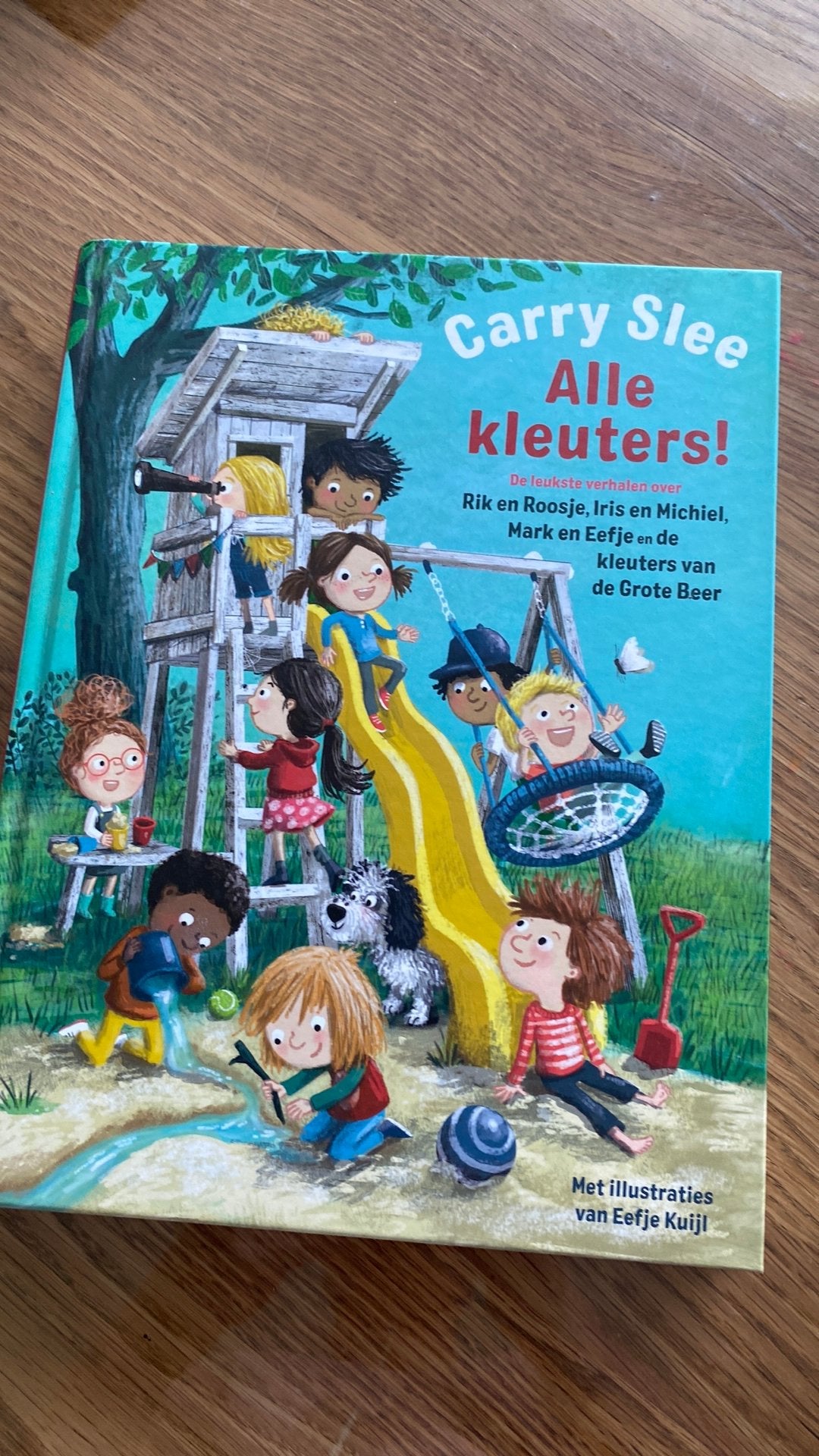 Boek Alle Kleuters van Carry Slee NIEUW, Ophalen, Zo goed als nieuw, Fictie algemeen