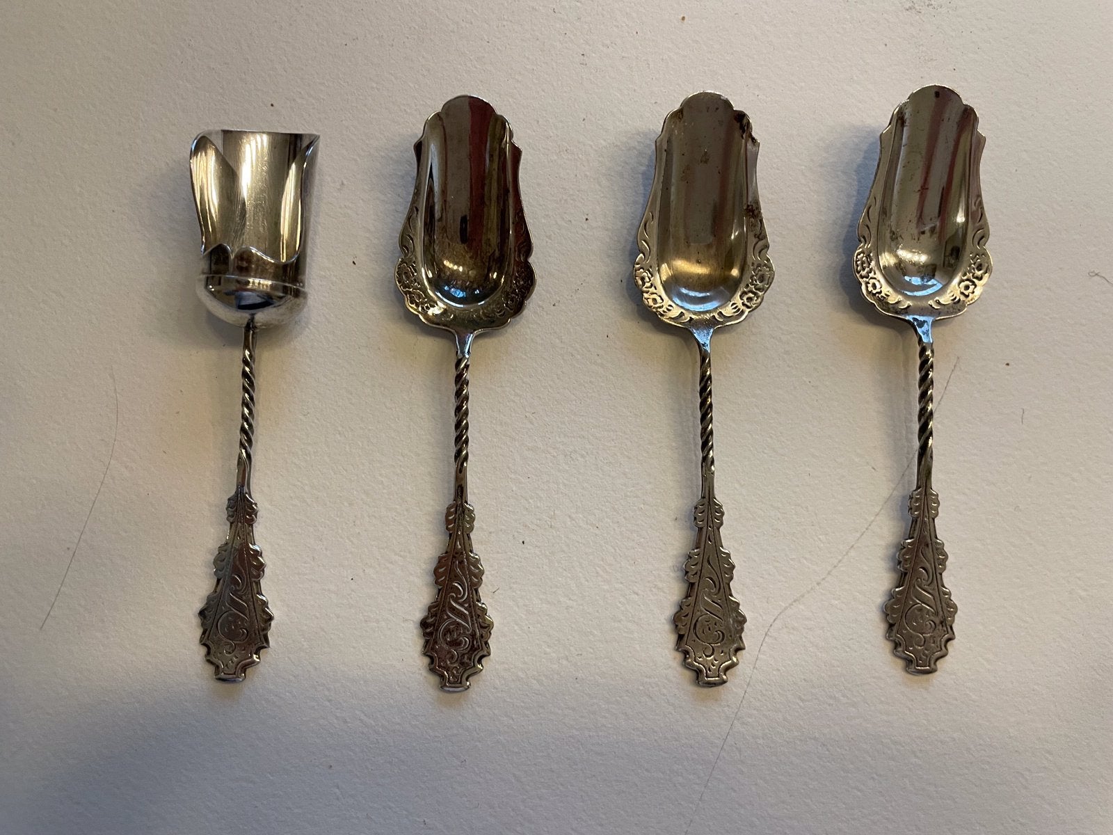 4 verzilverde thee / suiker lepels, Ophalen of Verzenden