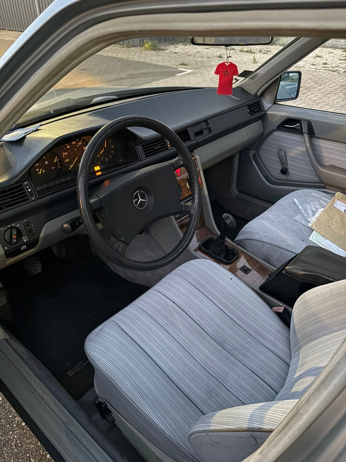 Mercedes 200 w124 diesel oldtimer belastingvrij, foto 9