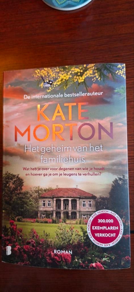 Het geheim van het familiehuis - Kate Morton, Ophalen of Verzenden, Zo goed als nieuw