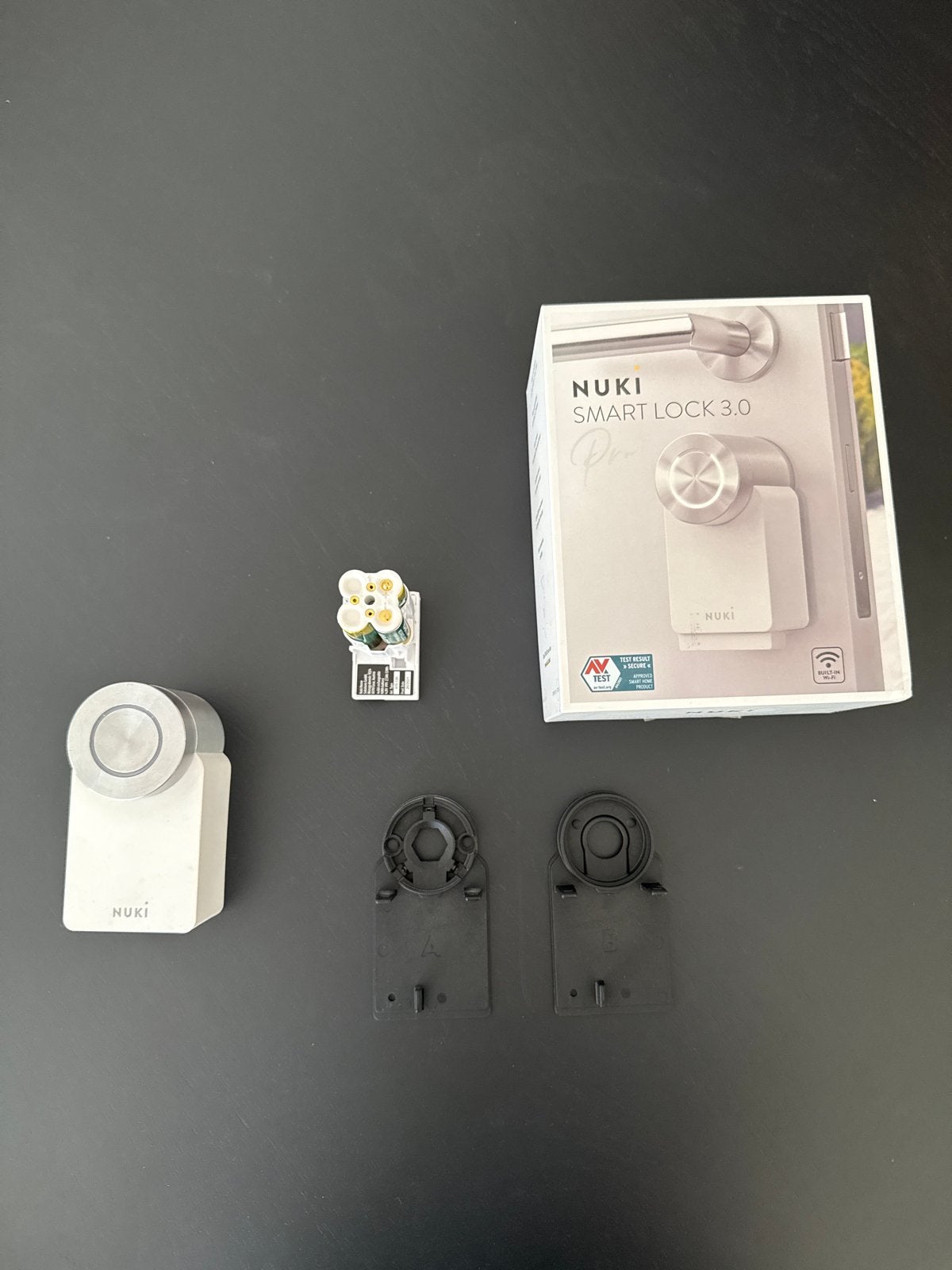 Nuki Smart Lock 3.0 Pro - Slim deurslot met Wifi incl fob, Ophalen of Verzenden, Gebruikt, Rvs, Slot