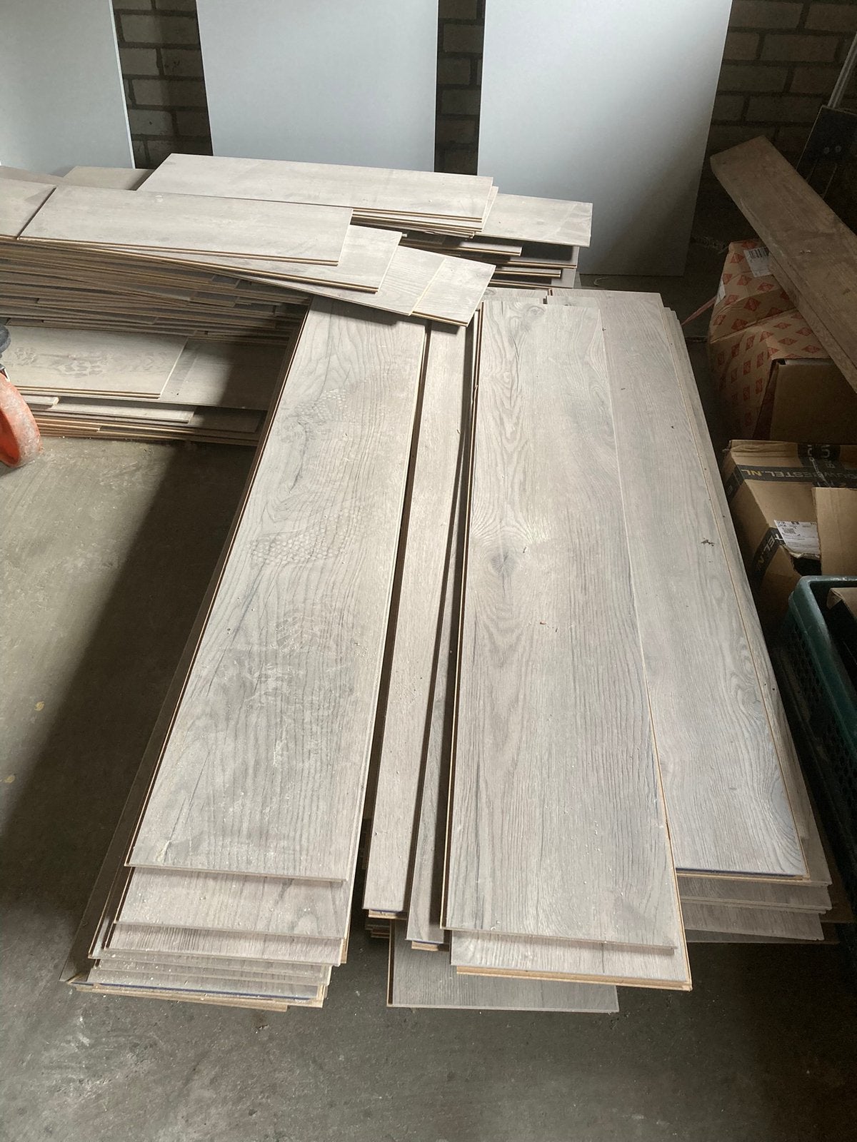 Laminaatvloer 60 hele planken en 60 stukken, Ophalen, 50 tot 150 cm, Zo goed als nieuw, 10 m² of meer