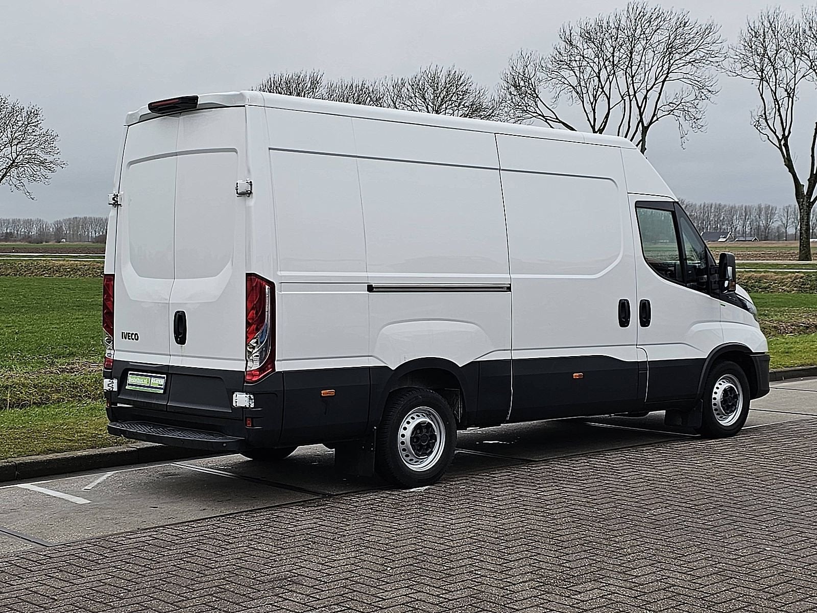 IVECO DAILY 35S14 l2h2 airco euro6, 136 pk, Gebruikt, Euro 6, Iveco