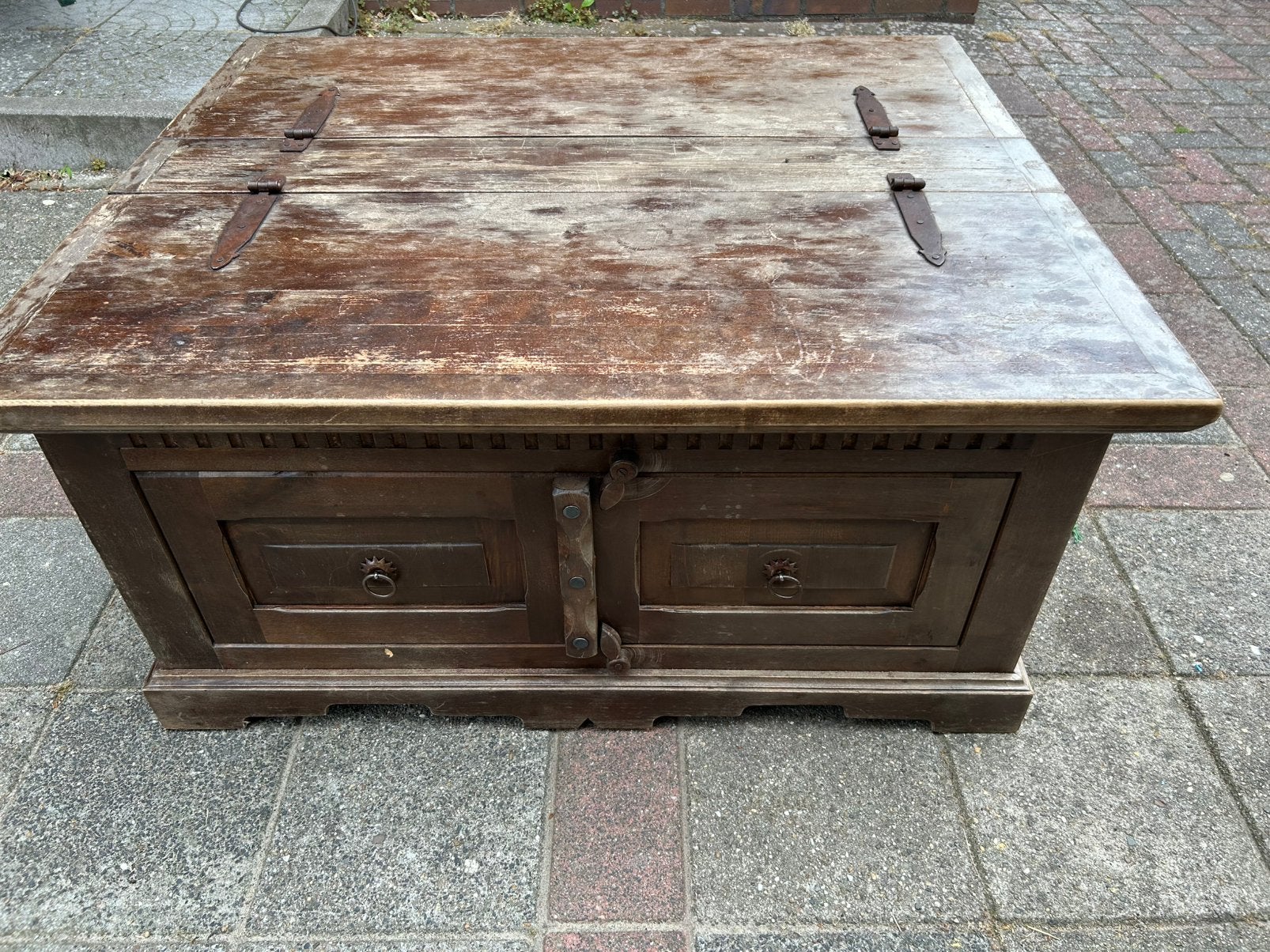 Robuuste tafel met opbergruinte, Ophalen, 50 – 75, Gebruikt, 100 tot 150 cm