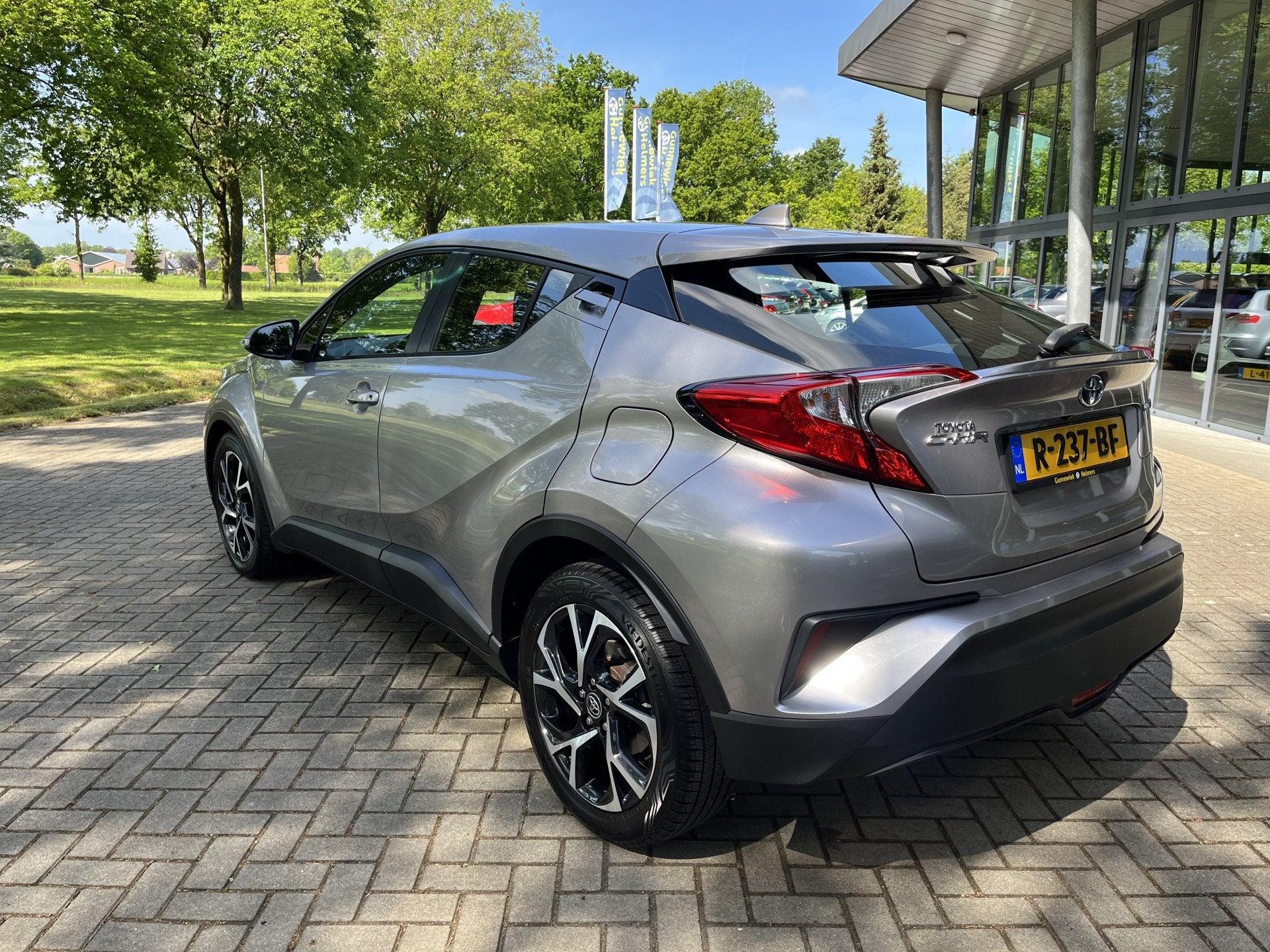 Toyota C-HR 1.8 Hybrid Dynamic | ACC | ALL SEASON'S | BT | C, Stof, Euro 6, 4 cilinders, 98 pk