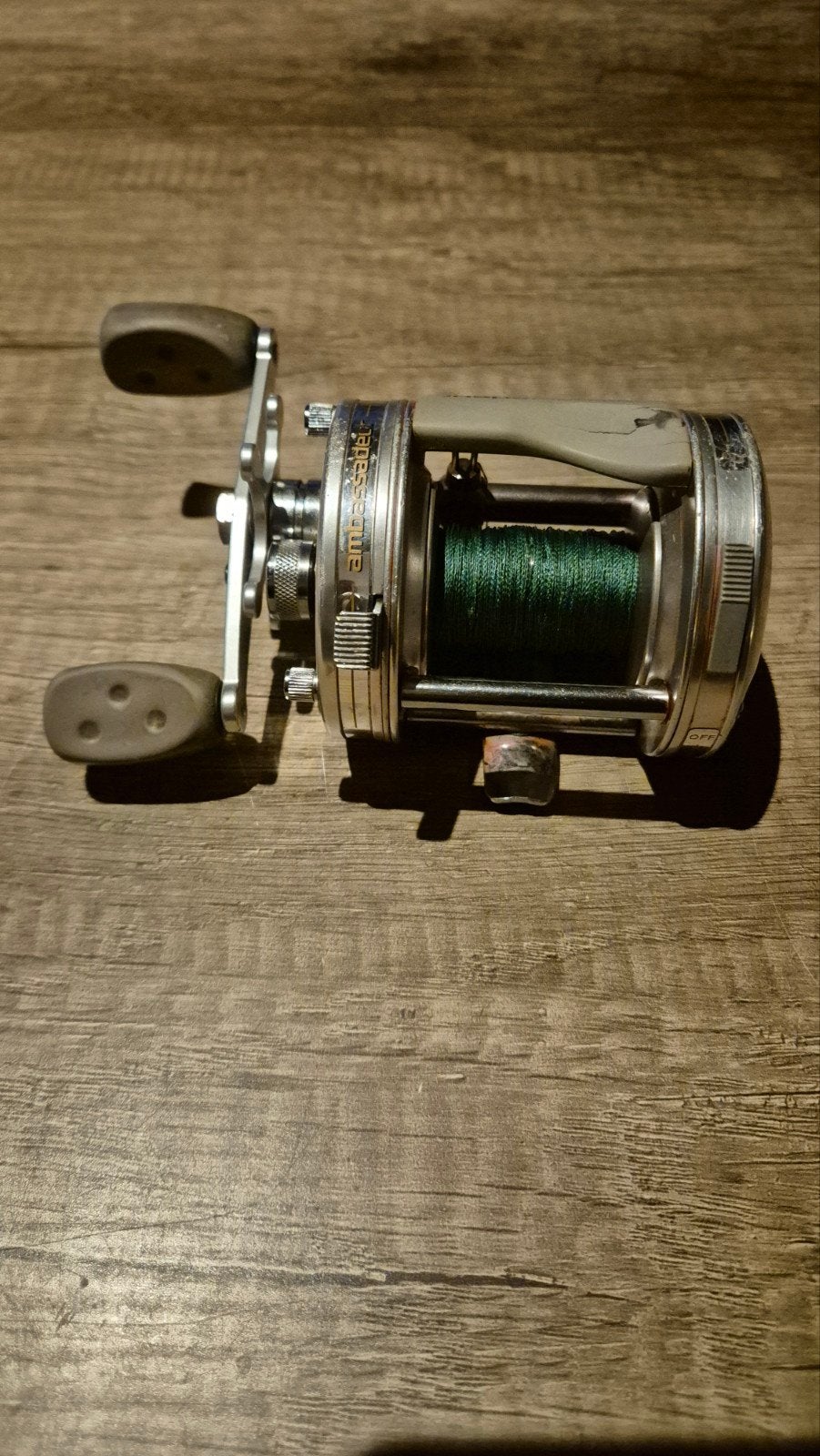 Abu Garcia 6501c3 reel met ratel. trollen casten dood aas, Watersport en Boten, Hengelsport | Roofvissen, Ophalen of Verzenden