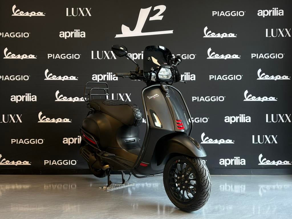 Vespa Sprint | Mat Zwart | Brom | 2021 | 3890 km, Fietsen en Brommers, Brommers | Vespa, Zo goed als nieuw, Overige modellen, Maximaal 45 km/u
