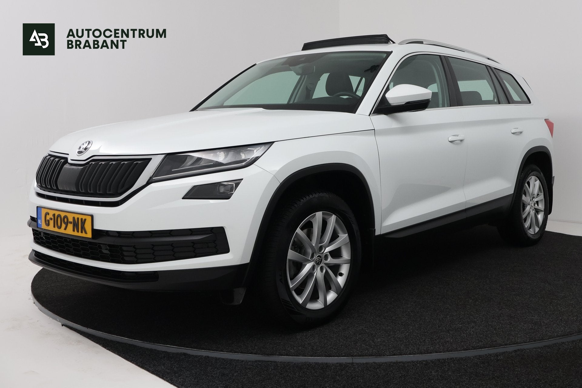 Skoda Kodiaq 1.5 TSI Limited Business Edition (TREKHAAK AFNE, Auto's, 4 cilinders, 150 pk, Wit, Origineel Nederlands