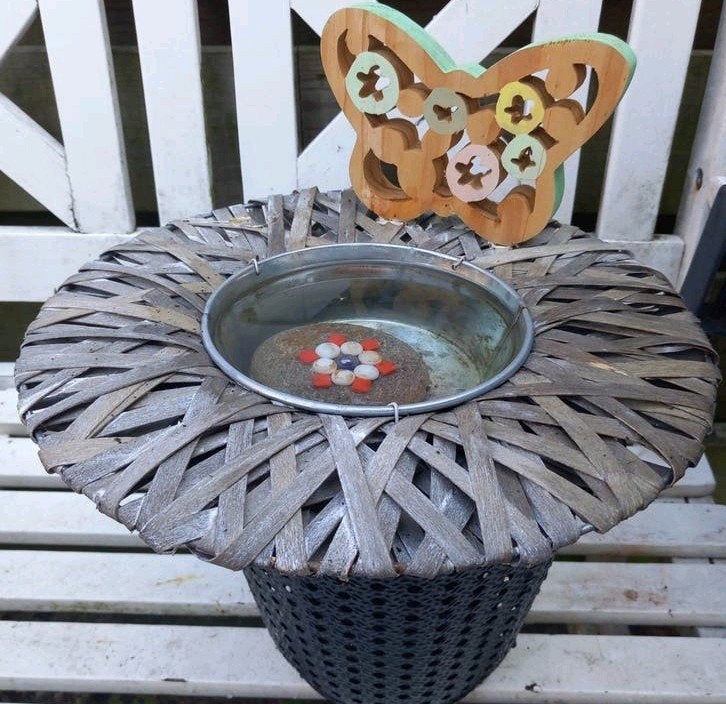 Vogelbadje.🐦‍⬛🦋🌿..Met insectenhotel, Ophalen
