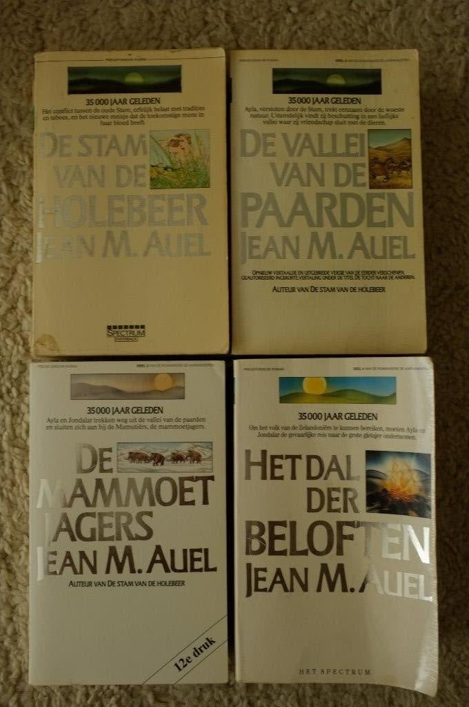 Jean M. Auel 'De Aardkinderen Serie' deel 1, 2, 3 & 4., Ophalen of Verzenden, Gelezen, Jean M. Auel