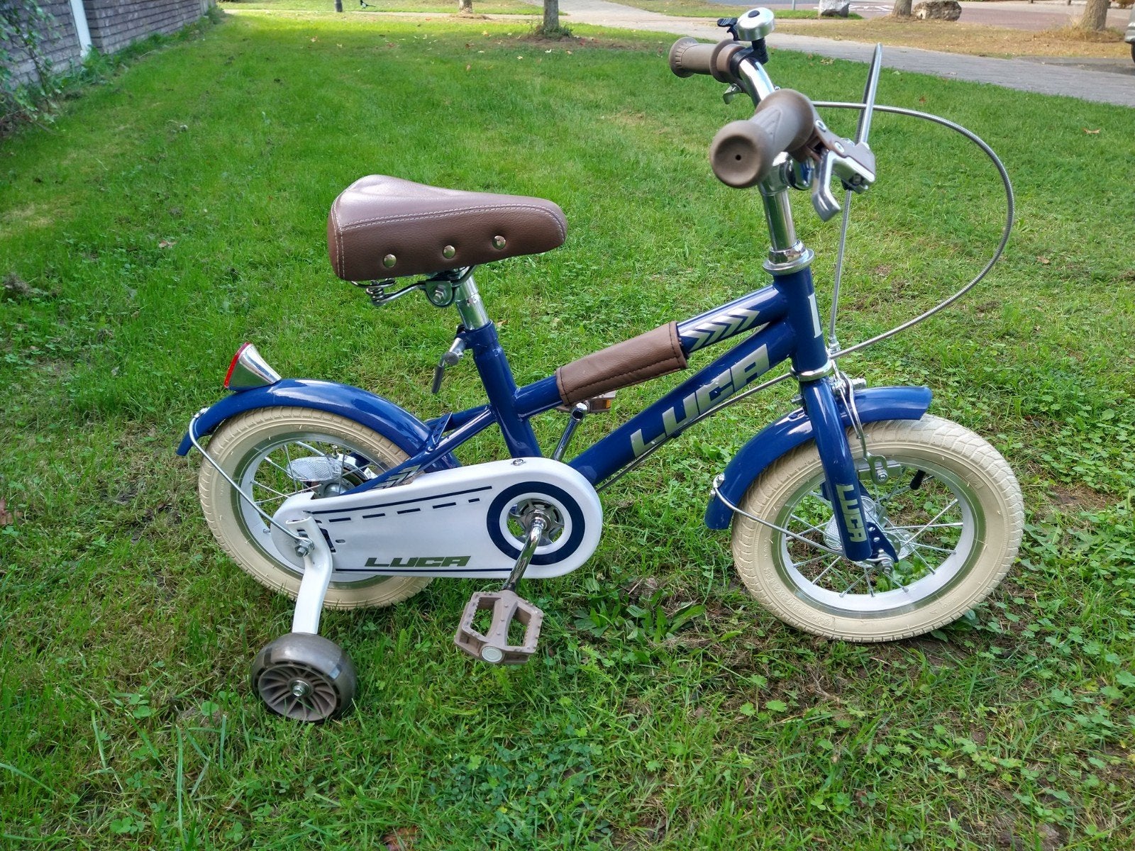 Nieuwe kinderfiets 12 inch, Fietsen en Brommers, Ophalen, Zijwieltjes, Buxibo, Velgrem