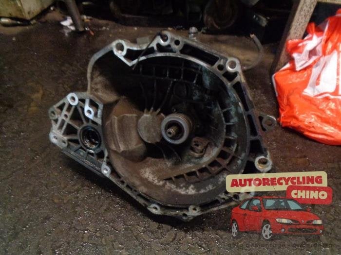 Versnellingsbak van een Opel Corsa, Ophalen, Gebruikt, -, -