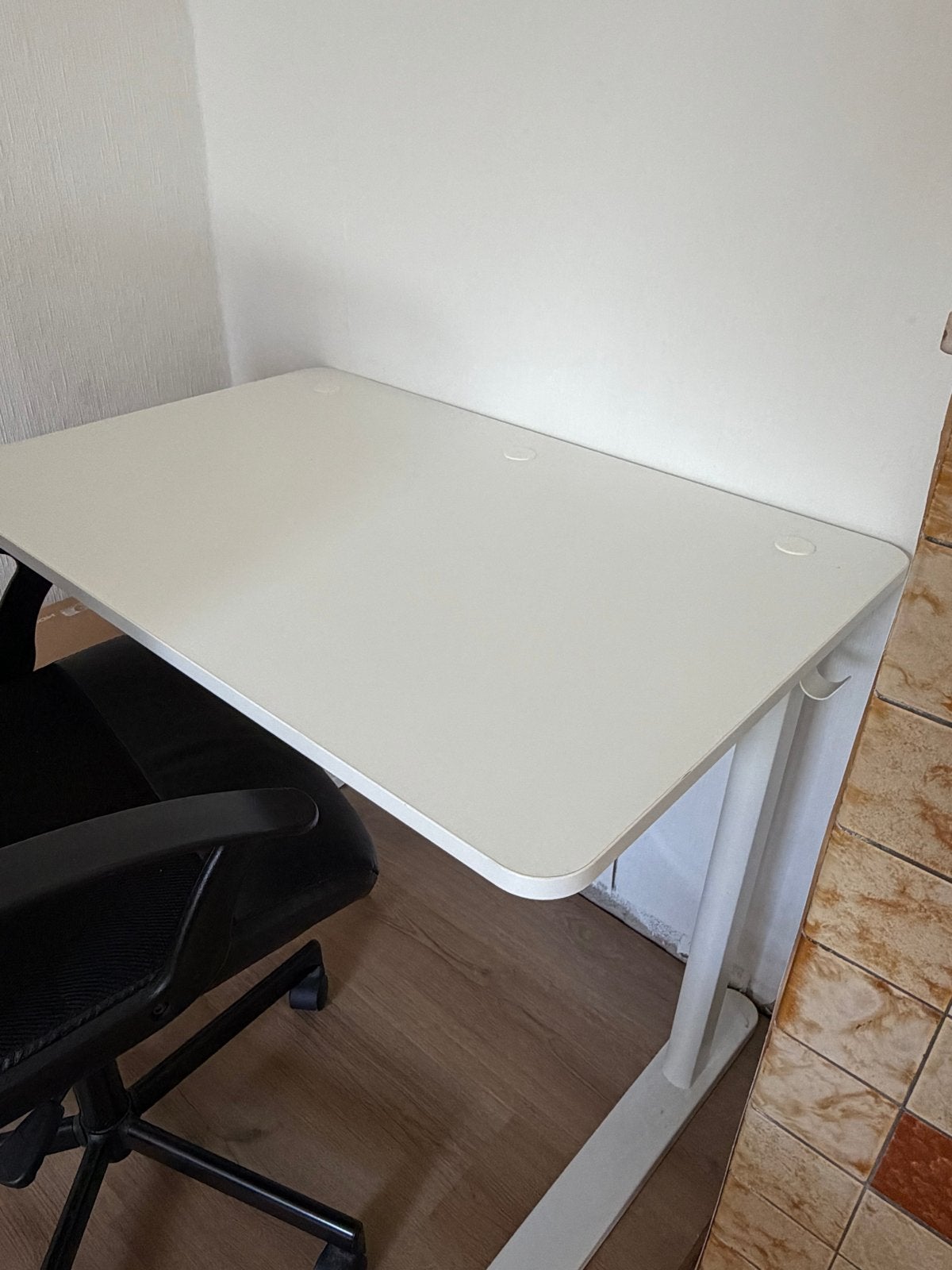 IKEA bureau met kabelgoot, incl. gratis bureaustoel, Ophalen, Gebruikt, Kabelgoot, IKEA