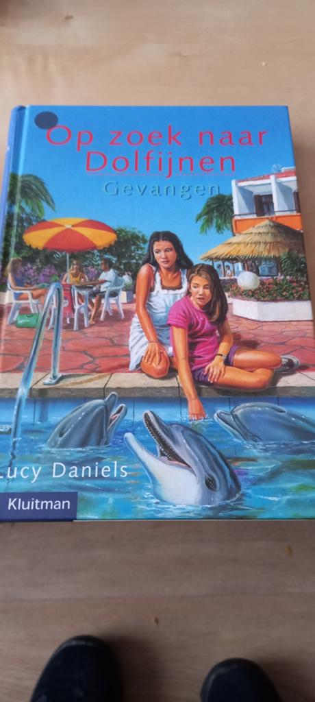 Dolfijn boek, Ophalen