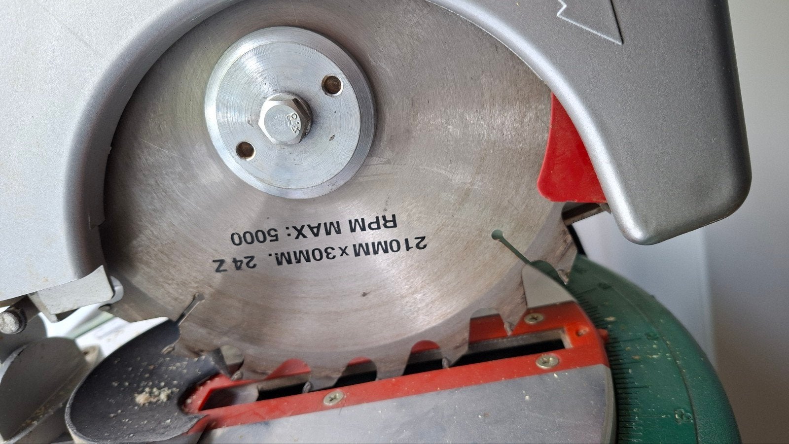 kap en verstekzaag . vraagprijs 50.00, Ophalen, 600 tot 1200 watt, Afkortzaag, 30 tot 70 mm