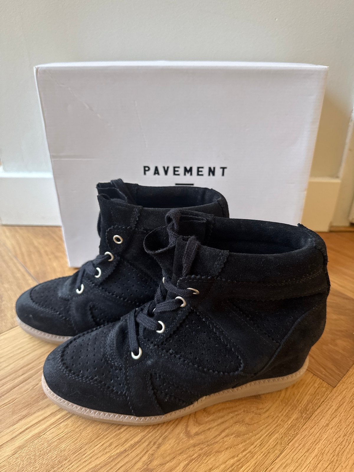 Pavement suède sneakers met sleehak - Zwart - Maat 38, Ophalen, Nieuw, Zwart, Sneakers of Gympen