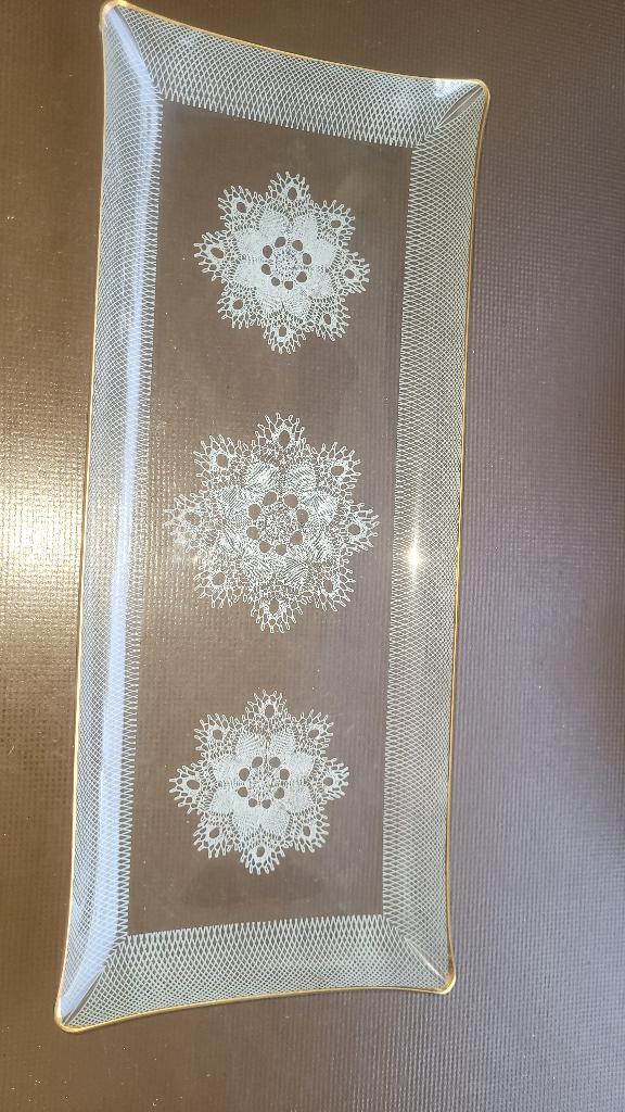 Vintage Glazen Cakeschaal - Kantmotief & Goudrand -Jaren '50, Antiek en Kunst, Ophalen