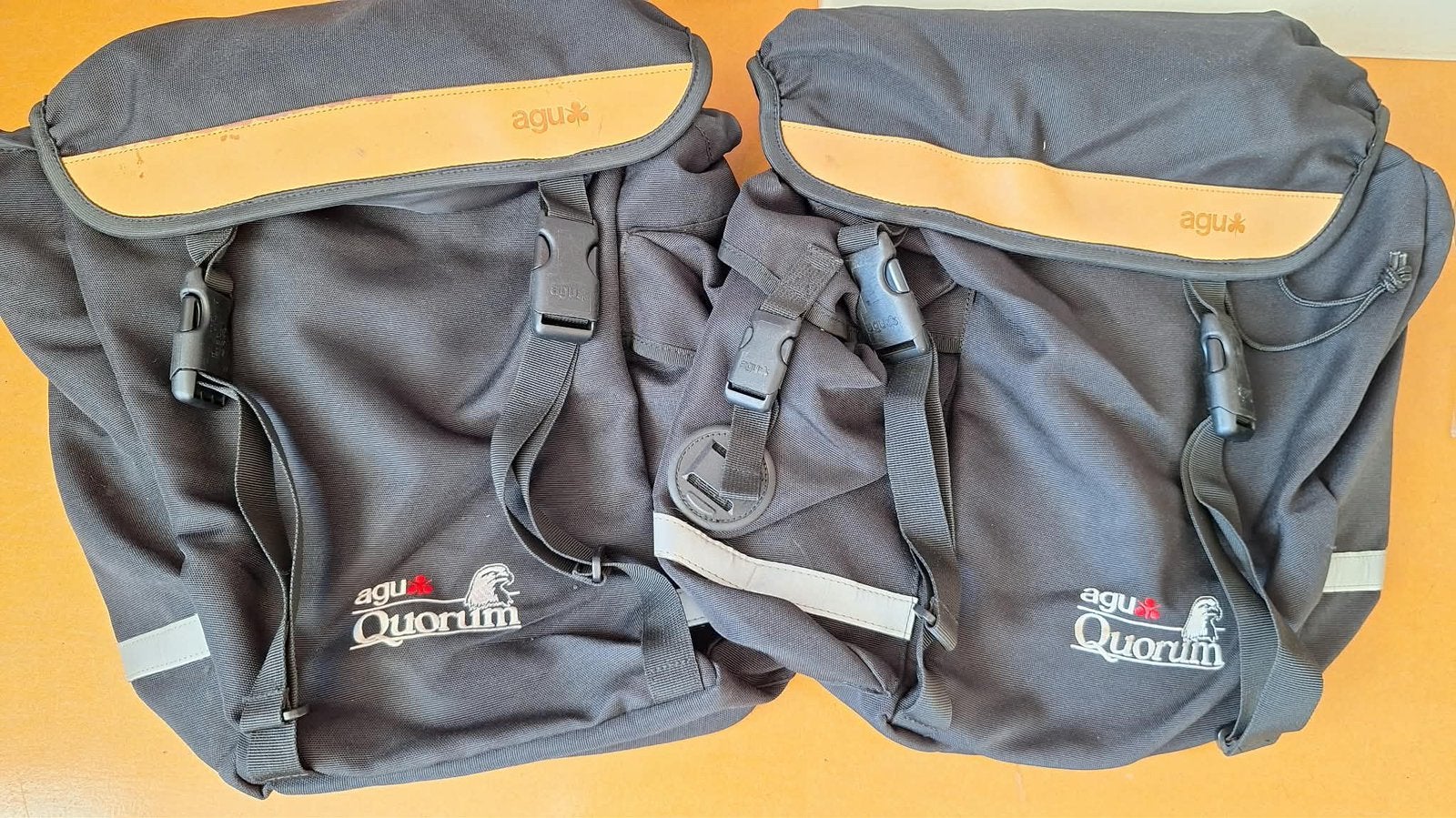 Agu Sport Quorum waterdichte fietstassen met bagagedrager, Ophalen, Gebruikt