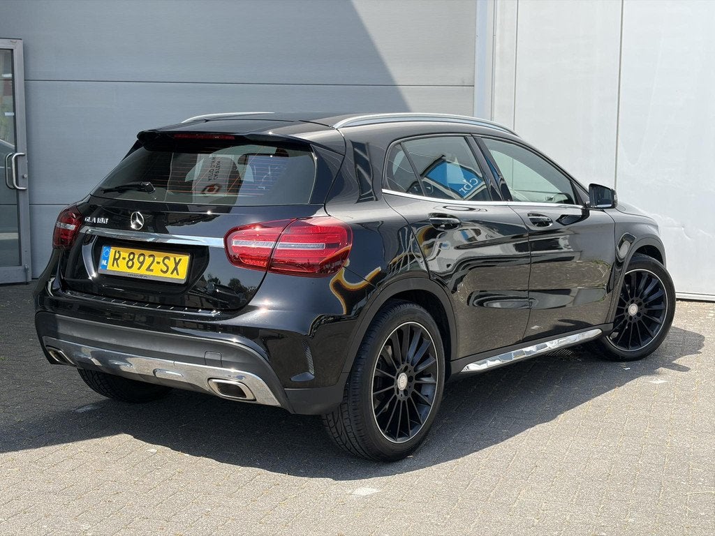 Mercedes-Benz GLA-klasse 180 Business Solution AMG, Auto's, Mercedes-Benz, Gebruikt, 4 cilinders, 715 kg, Leder en Stof
