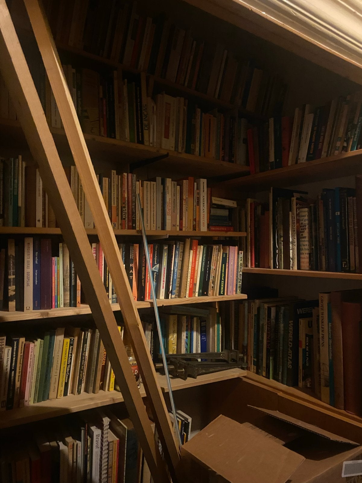 Diverse huisraad: boeken, meubels, apparatuur en meer, Ophalen, Gebruikt