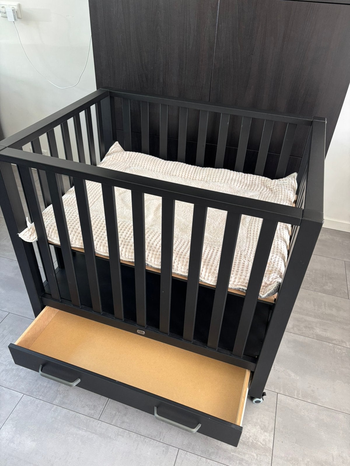 Box TWF met lade en wieltjes, Kinderen en Baby's, Boxen, Ophalen, Gebruikt, Vierkant, In hoogte verstelbaar