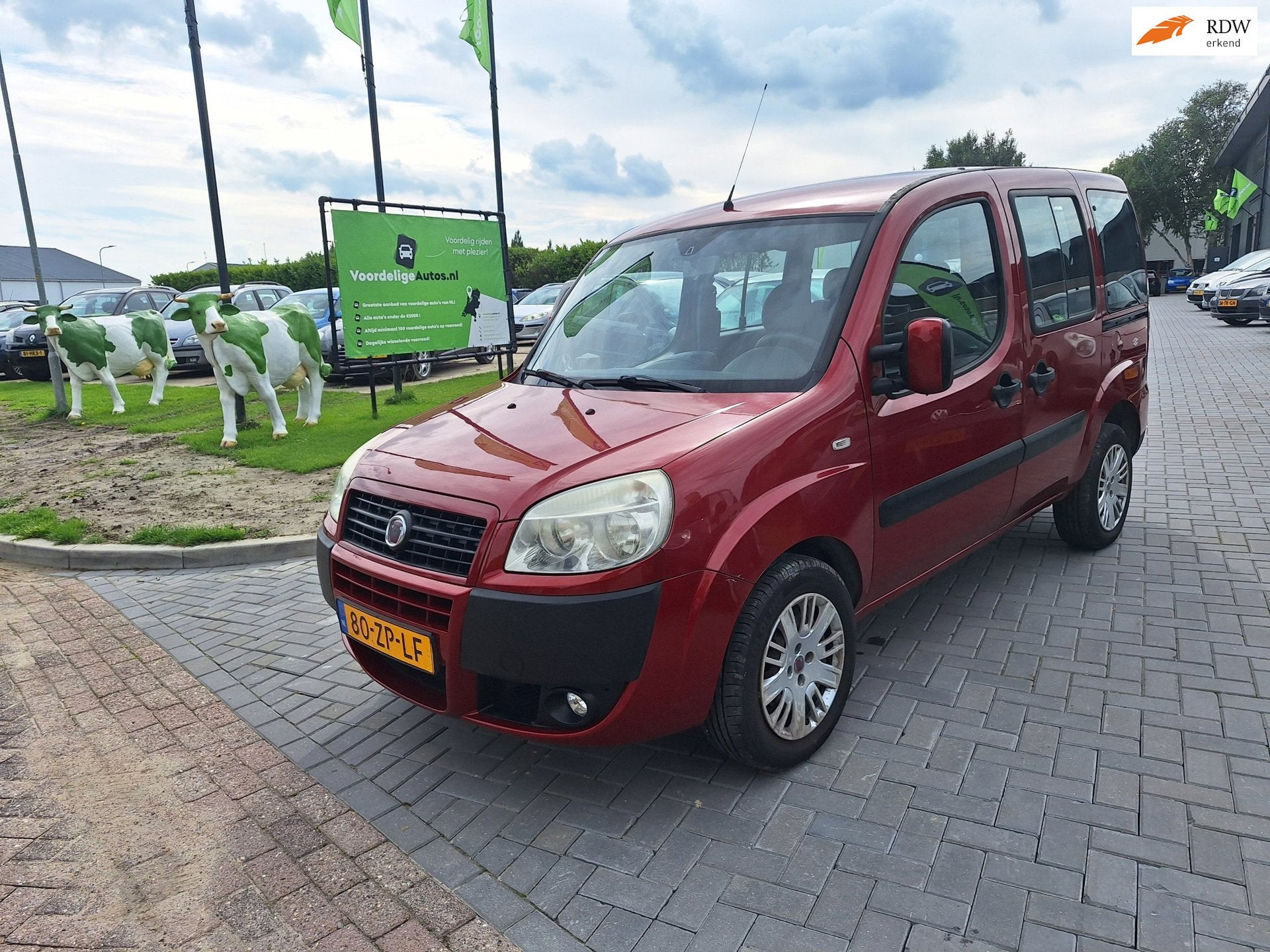 Fiat Doblò 1.4 Family / 7- persoons / APK april 2027, Auto's, Voorwielaandrijving, Metallic lak, Gebruikt, 4 cilinders