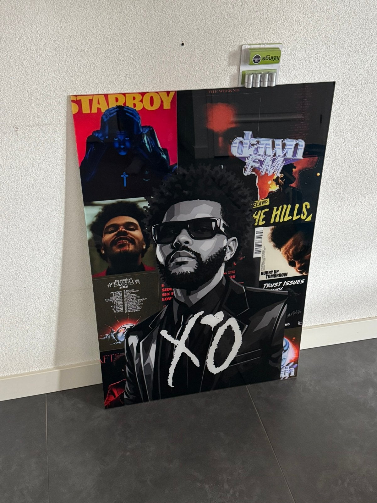 The Weeknd schilderij, Ophalen
