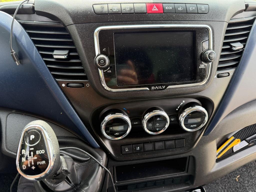 Iveco Daily 40C 2021, Auto's, Bestelauto's, Automaat, Achterwielaandrijving, Zwart, Iveco