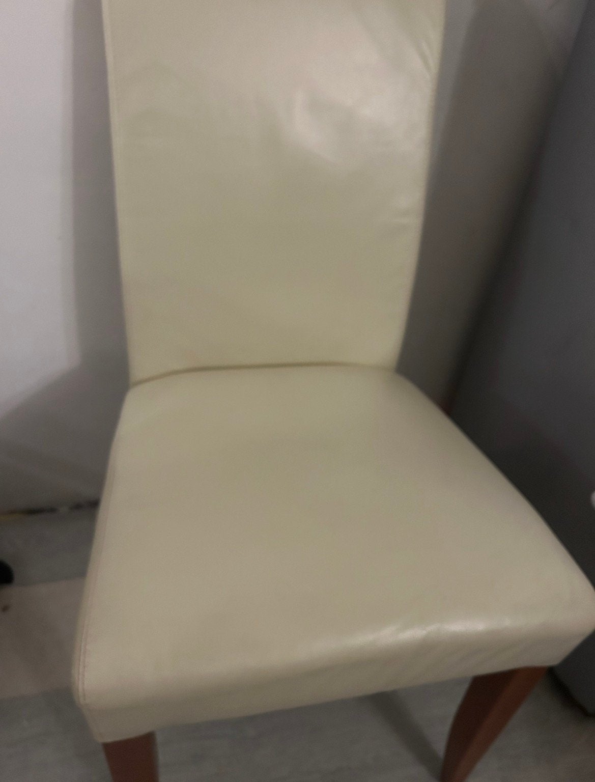 GRATIS 4 BEIGE STOELEN, Huis en Inrichting, Ophalen, Zo goed als nieuw, Overige kleuren