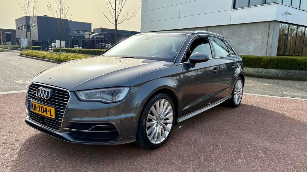 Uniek!!Audi A3 1.4 Tfsi/ S-Line/// 204pk E-tron, Auto's, Audi, 4 cilinders, 1395 cc, 149 pk, 1515 kg