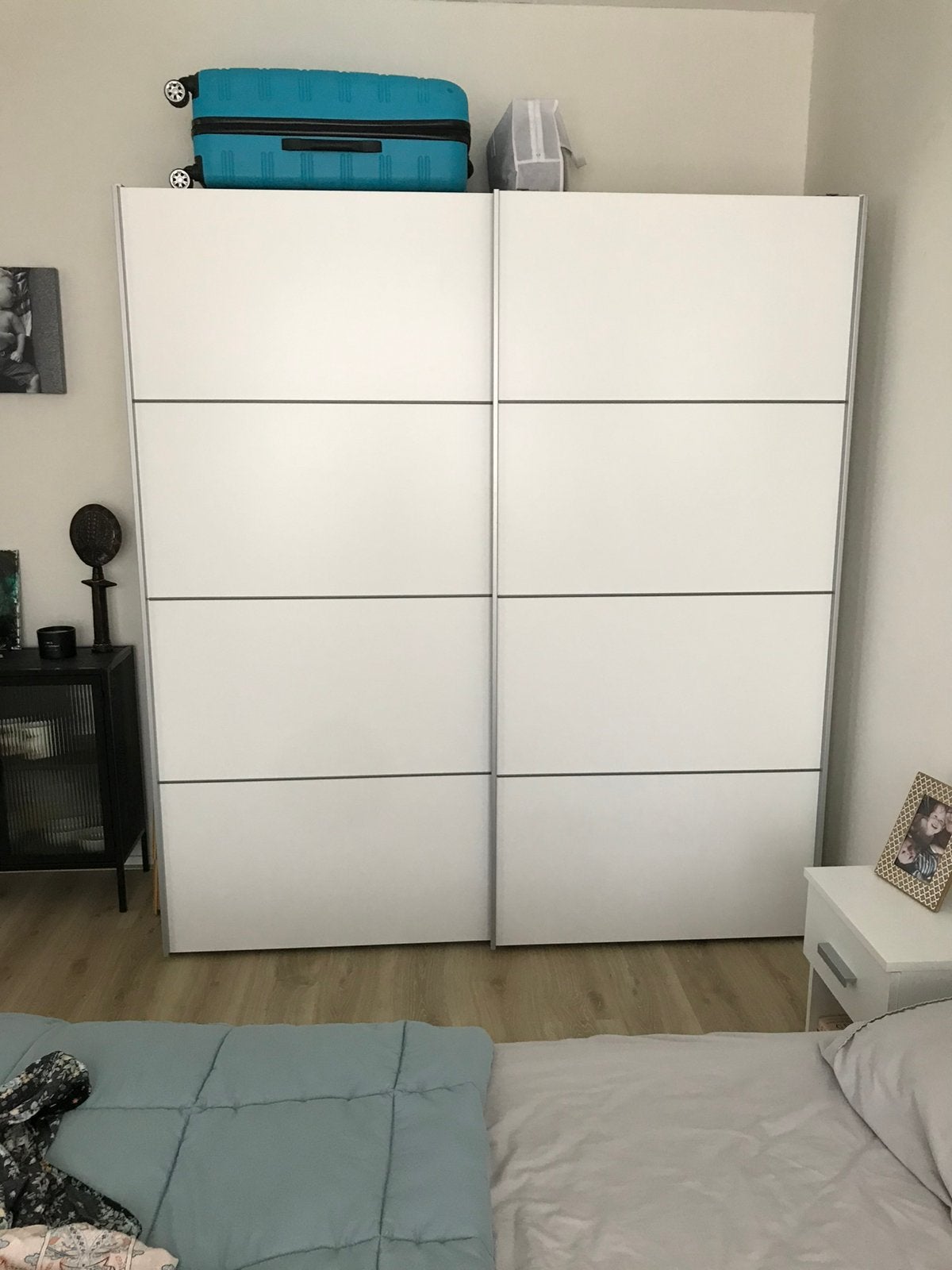 Mooie witte kledingkast met  schuifdeuren.., Ophalen, Zo goed als nieuw