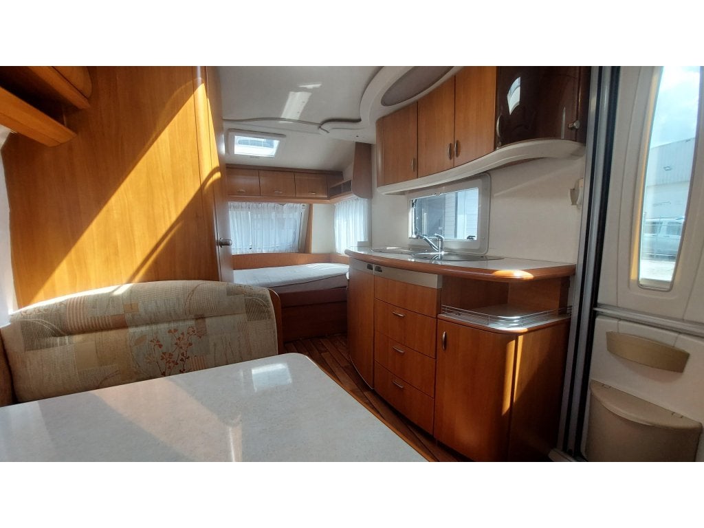 Hobby Excellent 440 SF MODEL 2008, MOVER EN MEER, Kachel, Standaardzit, Hobby, Bedrijf