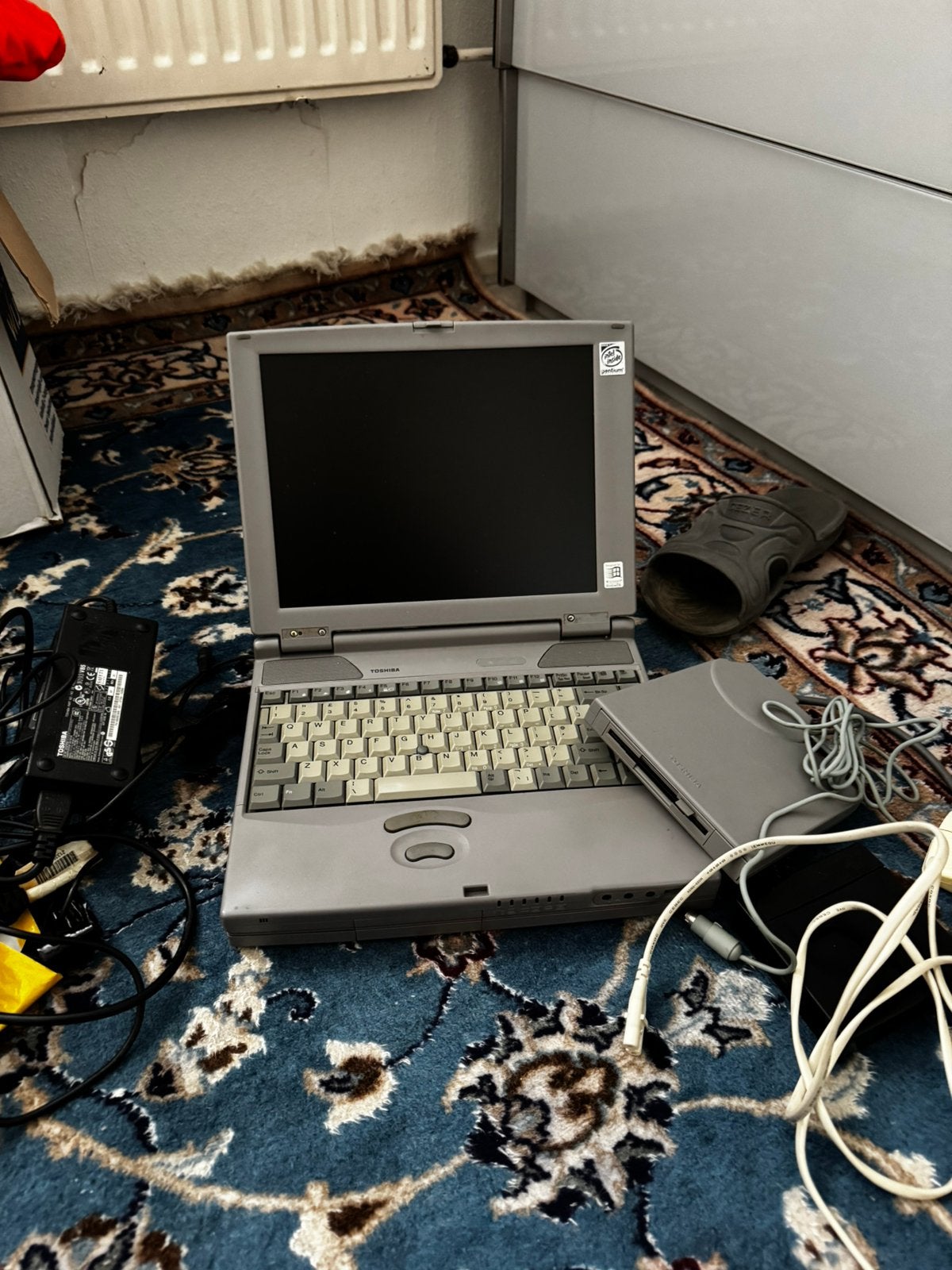 Toshiba oude antike laptop, Computers en Software, Ophalen of Verzenden