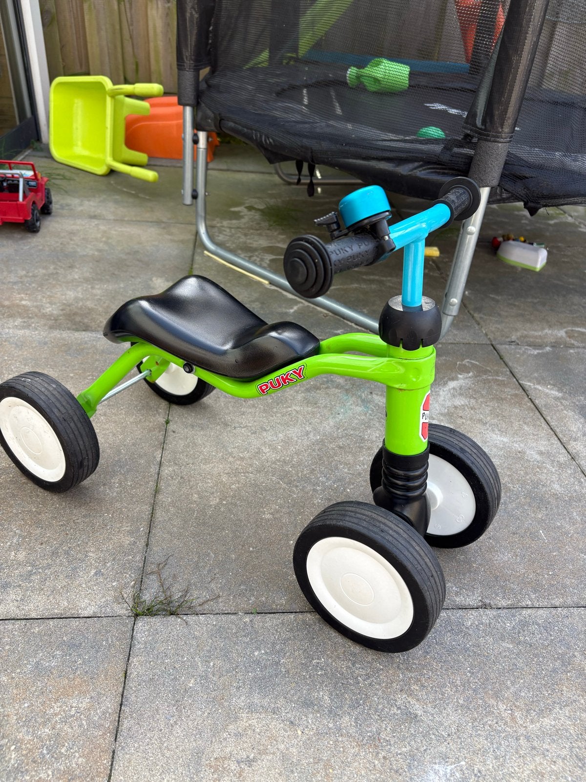Puky loopfiets groen met blauw stuur en bel, Fietsen en Brommers, Ophalen of Verzenden, Gebruikt