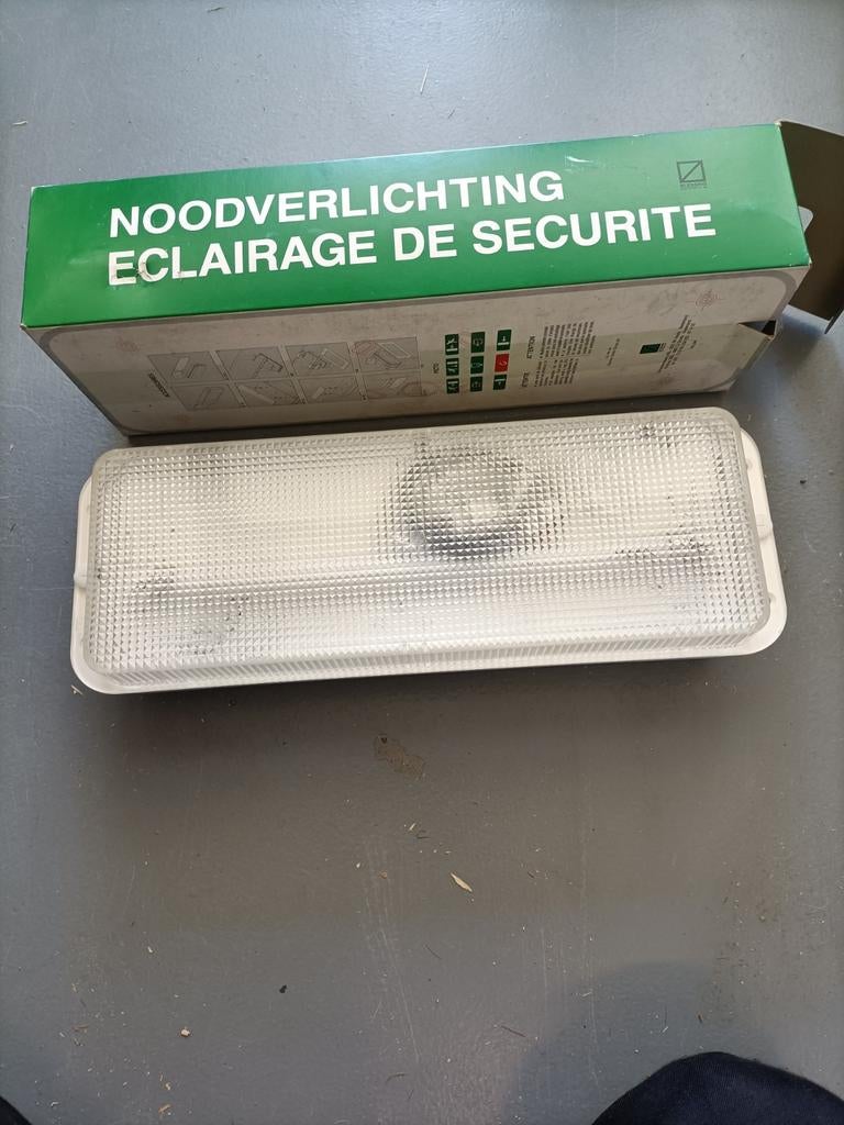 Noodverlichting - Nieuw in doos 2x, Ophalen of Verzenden, Nieuw, Minder dan 50 watt, Lamp met armatuur