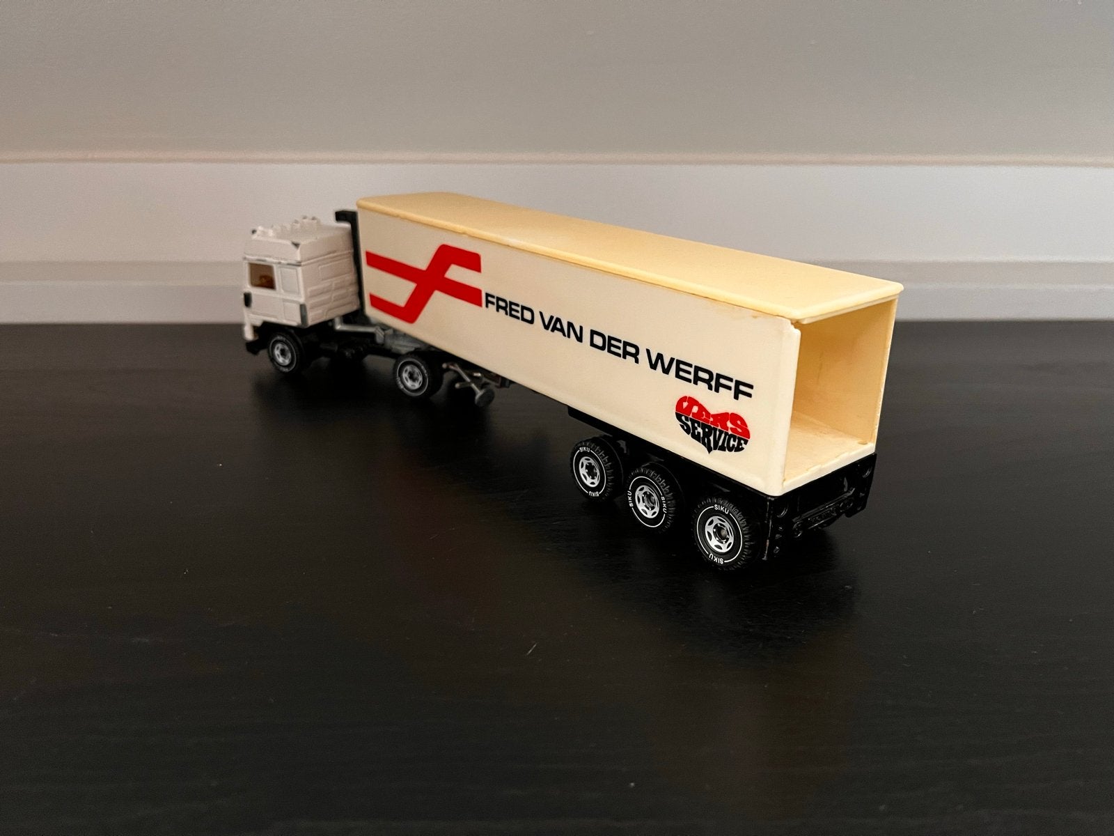 Siku Volvo Fred van der Werff, Hobby en Vrije tijd, Modelbouw | Auto's en Voertuigen, Gebruikt, Truck, 1:50 of kleiner, Overige merken