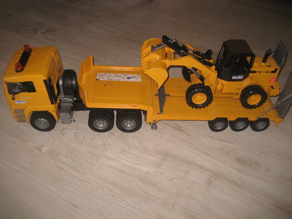 bruder vrachtauto oplegger en graafmachine, Ophalen, Gebruikt