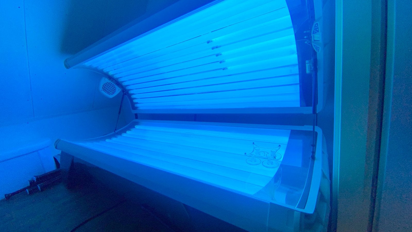 Foto 3 van Hapro Onyx Zonnebank - Zo goed als nieuw