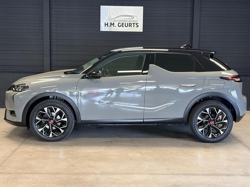 DS DS 3 Crossback 1.2 Automaat 2023 | CarPlay | Camera | HUD, Electronic Stability Program (ESP), Gebruikt, Zwart, 1199 cc