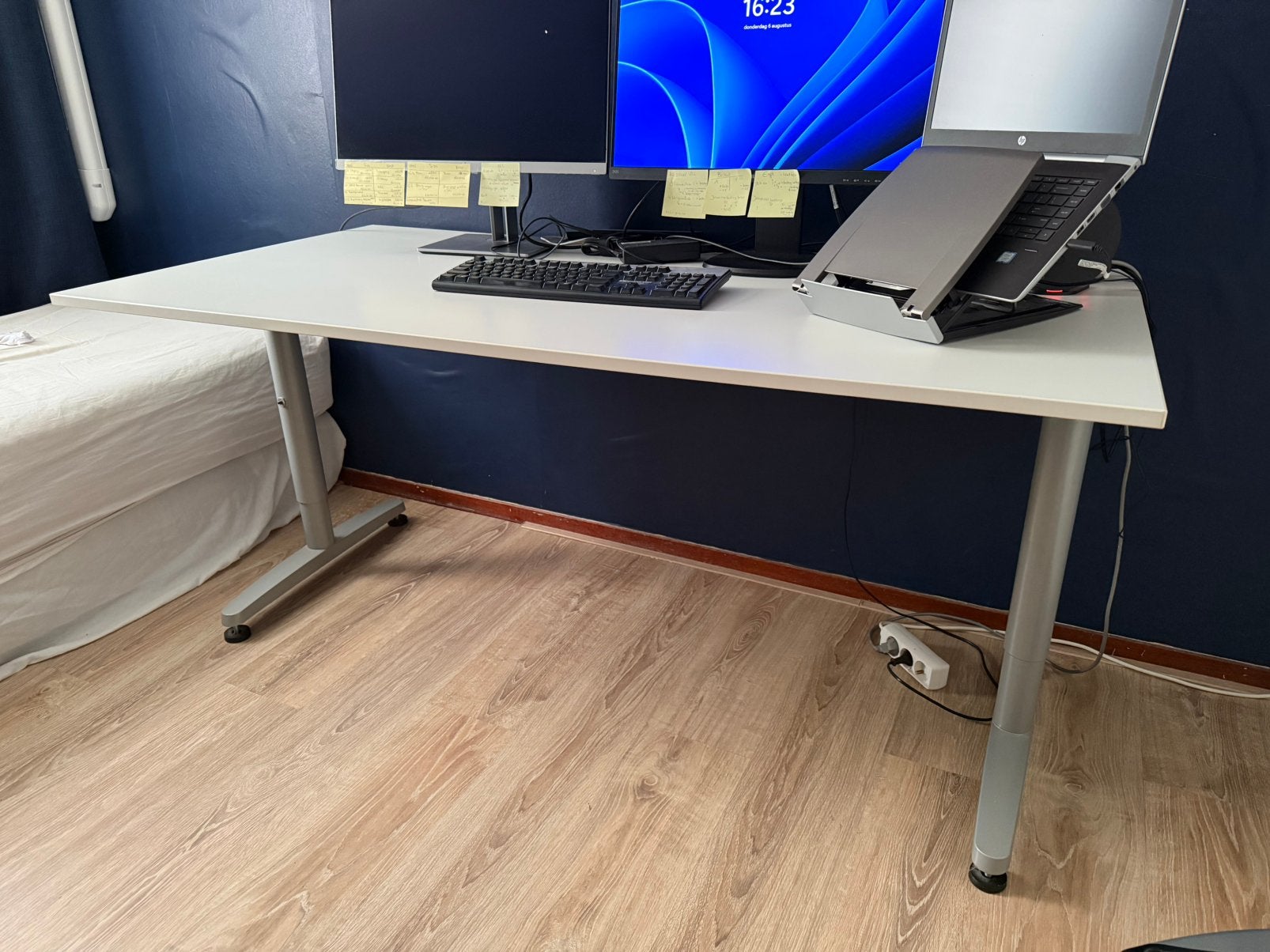 Ikea bureau 160x80 wit, Ophalen, 160 cm, In hoogte verstelbaar, Zo goed als nieuw