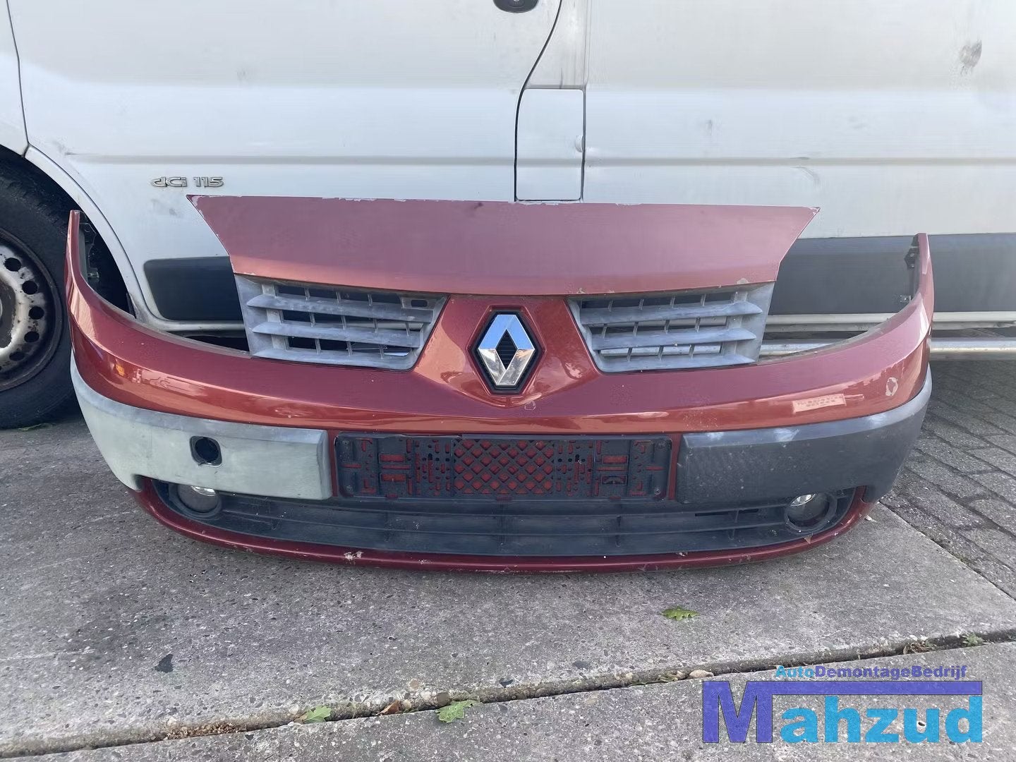 RENAULT SCENIC 2 TEB76 Rood voorbumper bumper 2004-2009, Auto-onderdelen, Renault Group, Gebruikt, Contact.group@renault.com, Ophalen of Verzenden