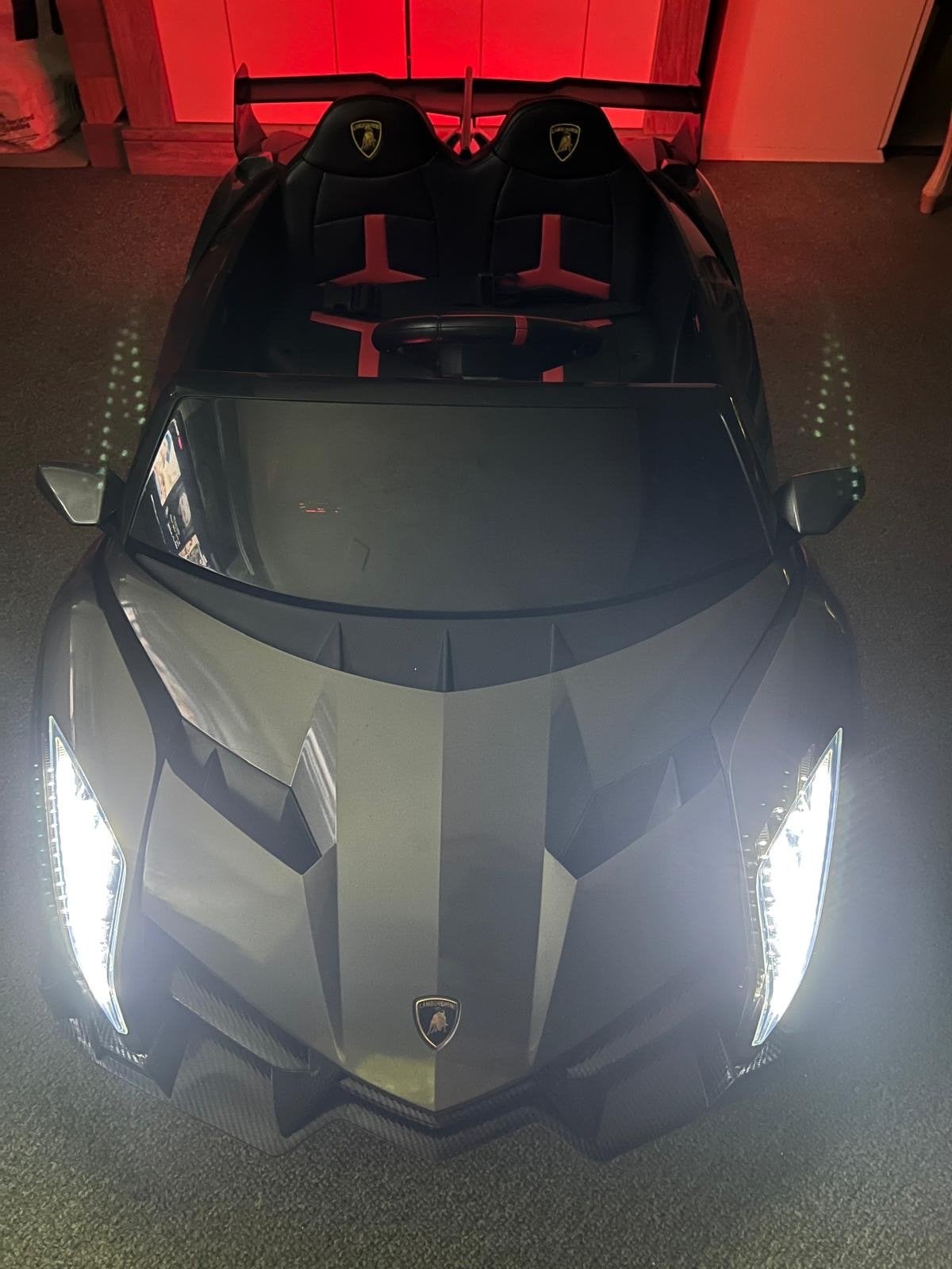 Lamborghini Veneno 24V Kinderauto met Afstandsbediening, Zo goed als nieuw