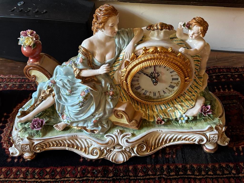 porseleinen klok met figuren, Antiek en Kunst, Antiek | Klokken, Ophalen of Verzenden