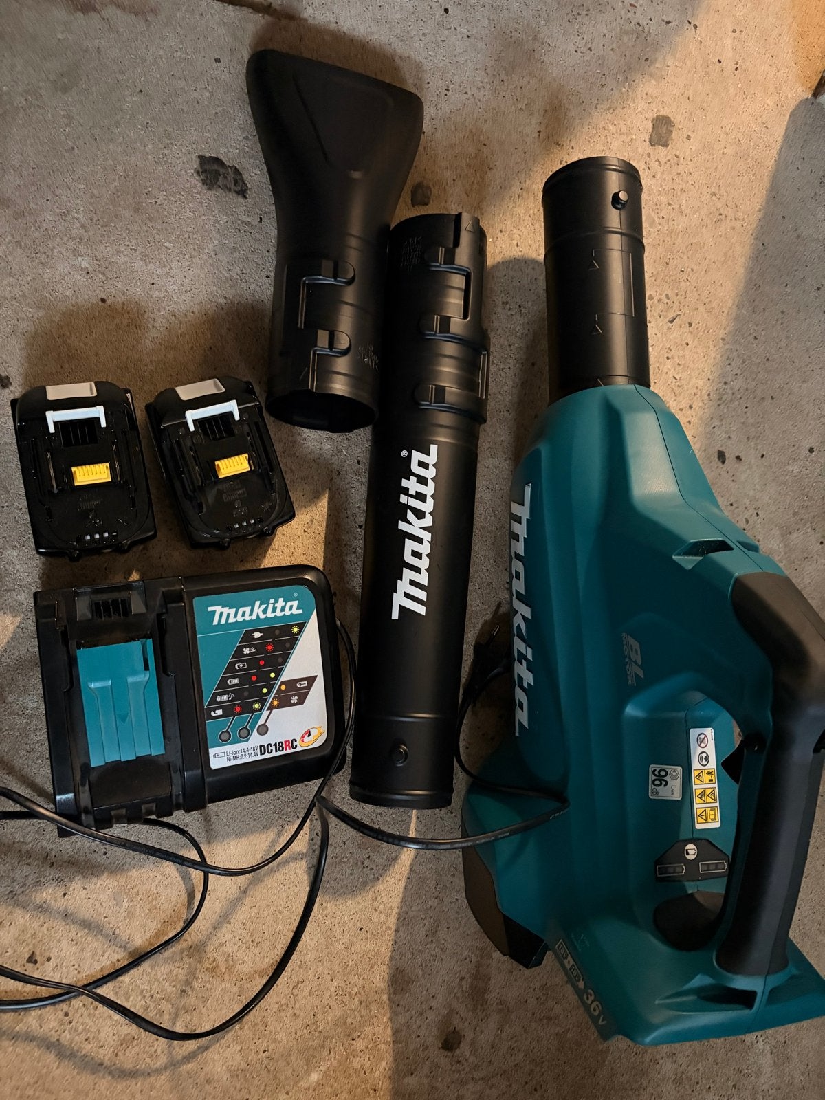 Makita DUB362 Accu Bladblazer met 2x 5.0Ah accu en lader, Ophalen of Verzenden, Nieuw, Accu, Handgedragen