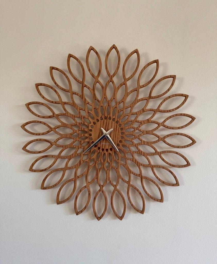 Karlsson Wandklok Sunflower Hout Bloem Design 60 cm, Huis en Inrichting, Ophalen, Wandklok, Stil uurwerk, Bruin