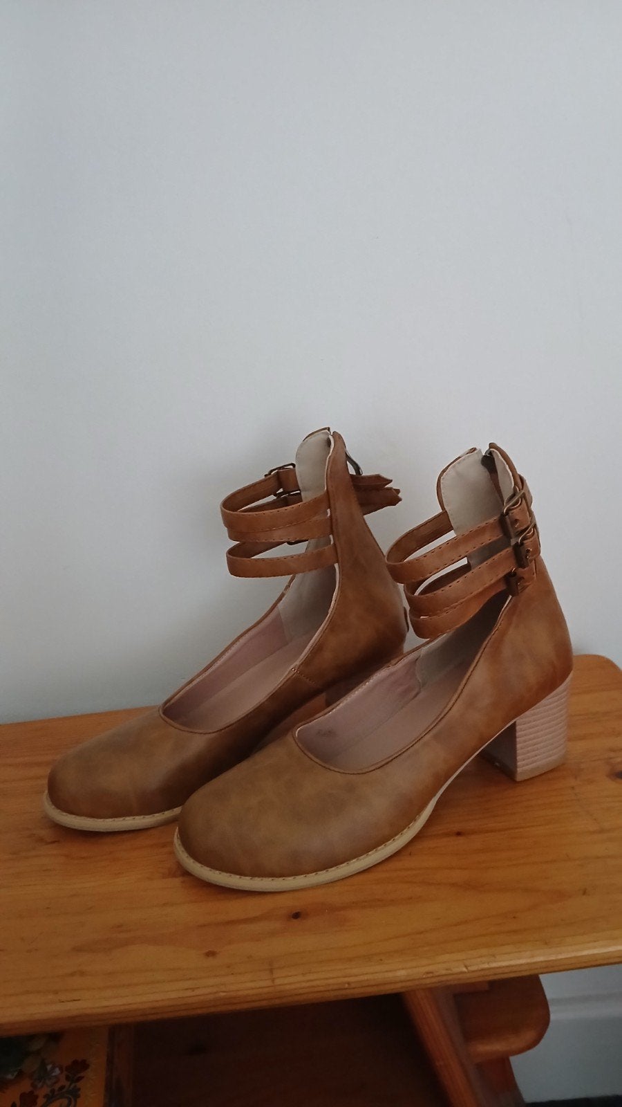 Schoenen, kleine hak, lichtbruin, Schoenen met lage hakken, Bruin, Nieuw, Ophalen of Verzenden