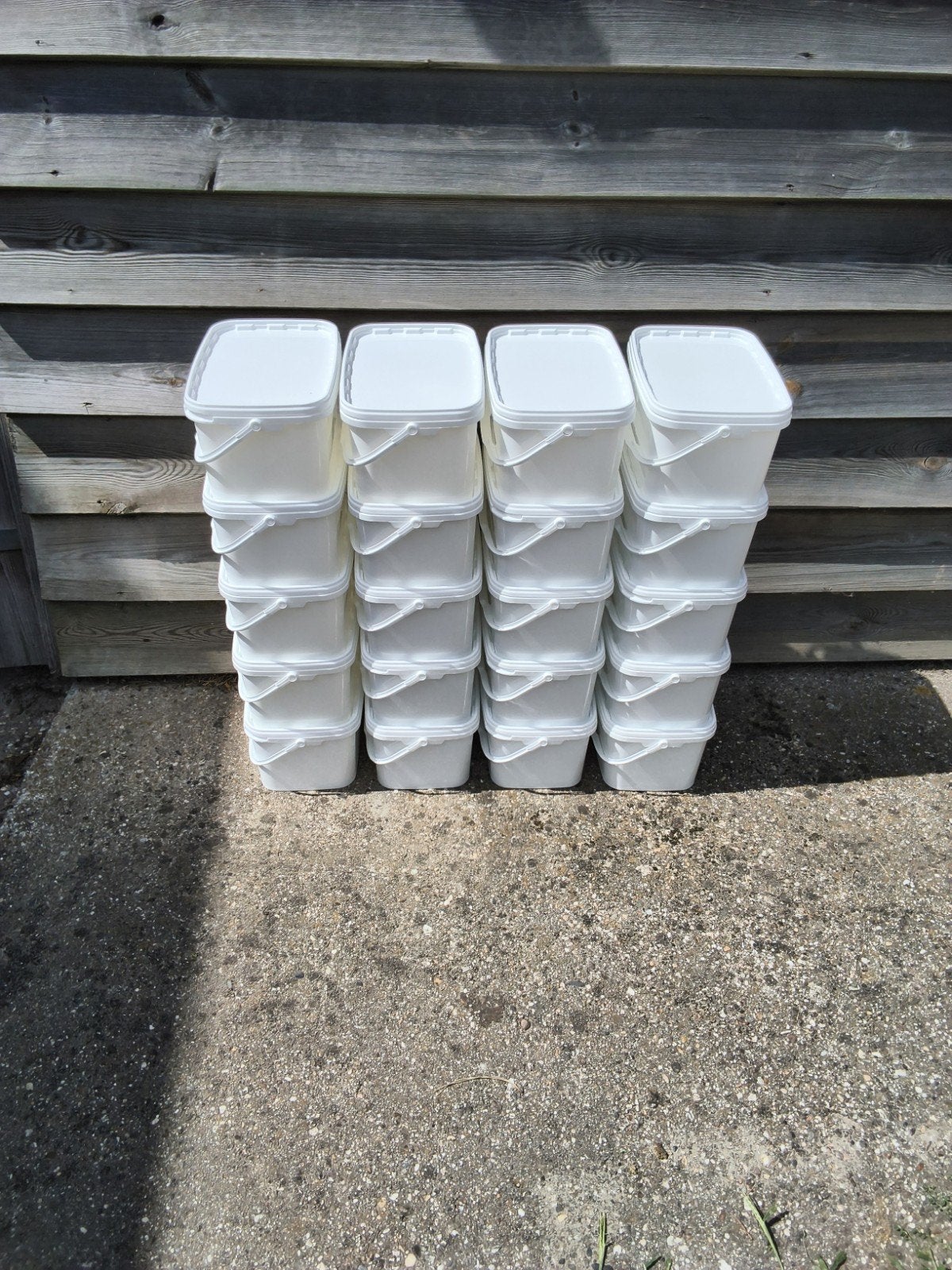20 kunstof opbergbakjes met draagbeugel en afsluitbaar, Overige typen, Minder dan 35 cm, Ophalen of Verzenden, Zo goed als nieuw